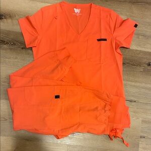 💗Monarch Small Bright Orange medical Scrub Set women track pants